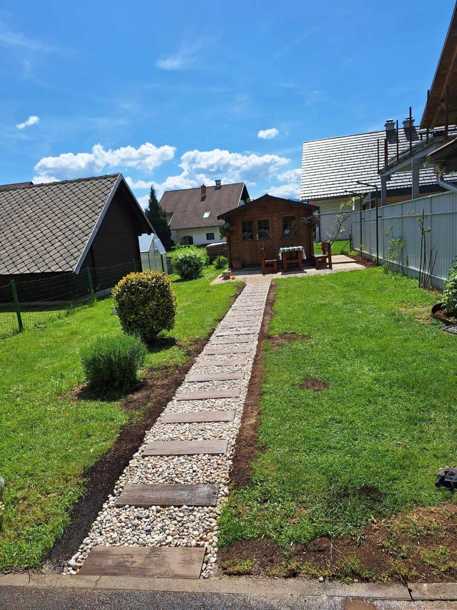 Apartma Juli Zirovnica Eksteriør bilde